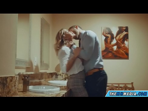 ❤️ Cum busty flava seducit in latrinae publicae Super sex at porn la.desixxxtube.ru